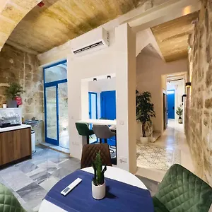 Mandera's Boutique & Dorms , Valletta Malta