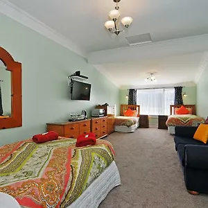Richmond 2*, Wellington New Zealand